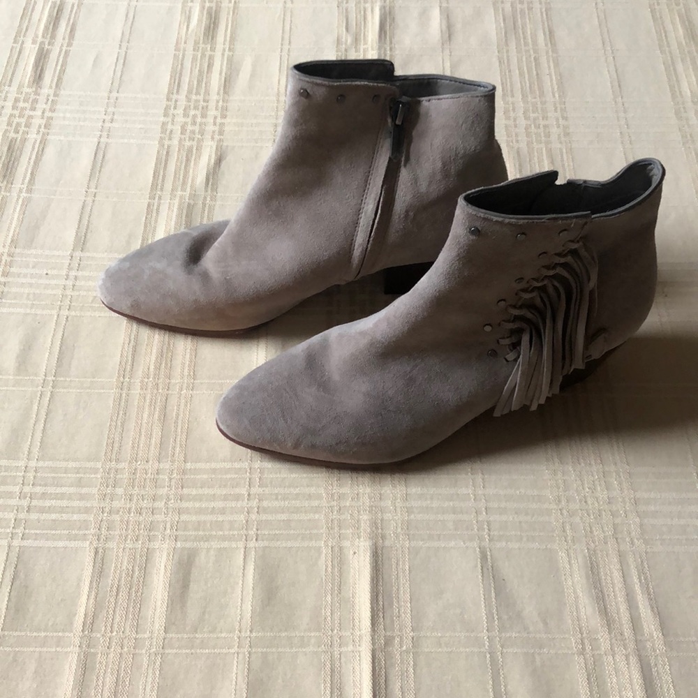 Sam Edelman suede fringe zip booties putty / stone 8.5